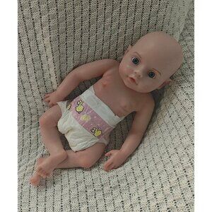 45cm Open Eyes Reborn Baby Girl Doll 5.61lbs Silicone Dolls Can Drink Water&Pee